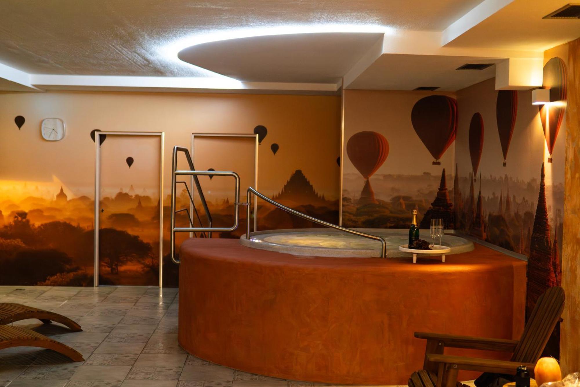 Wellness Hotel - Viktorka, Herecky Dum Ceska Skalice Exterior photo